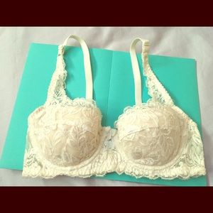 Bra with lace details 34A